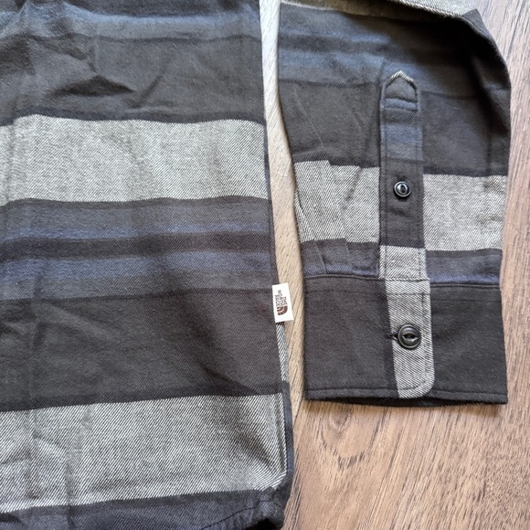 The North Face Women's Berkeley Flannel - Size Medium - New With Tags! - Picture 8 of 9